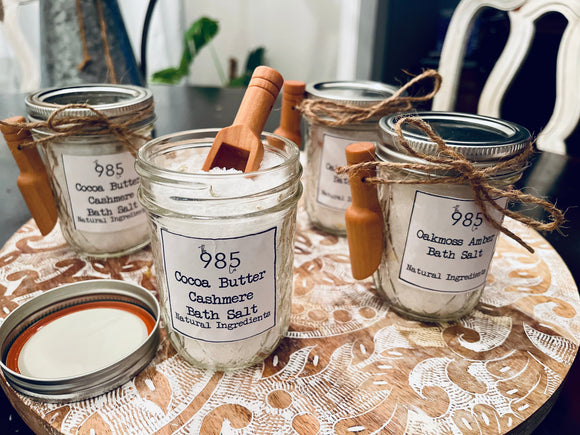Bath salt with scoop 8 oz